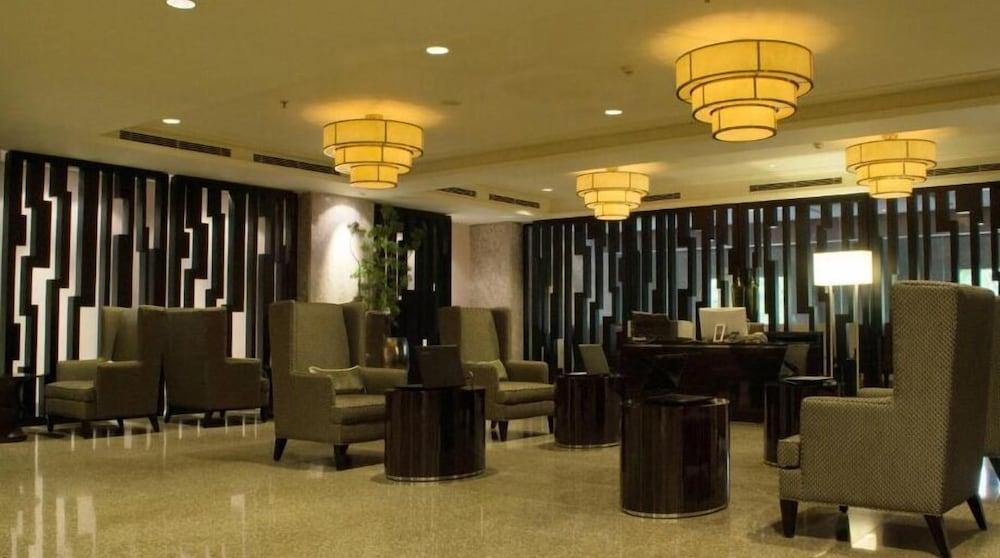 I Hotel Batam Нагоя Экстерьер фото