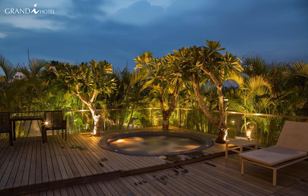 I Hotel Batam Нагоя Экстерьер фото