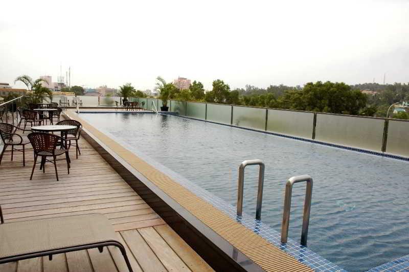 I Hotel Batam Нагоя Экстерьер фото